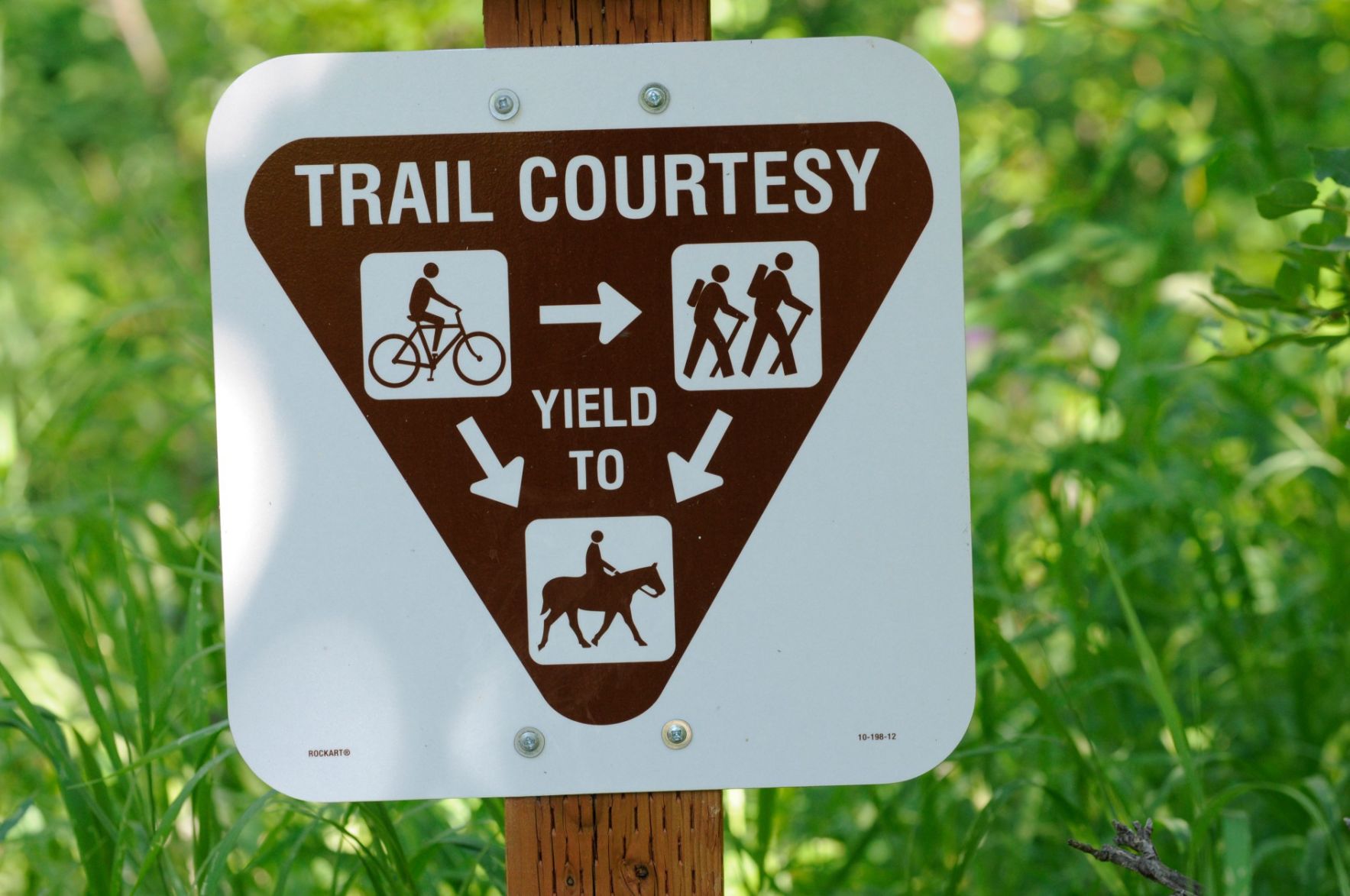 A sign at the trailhead of the Palisades Trail